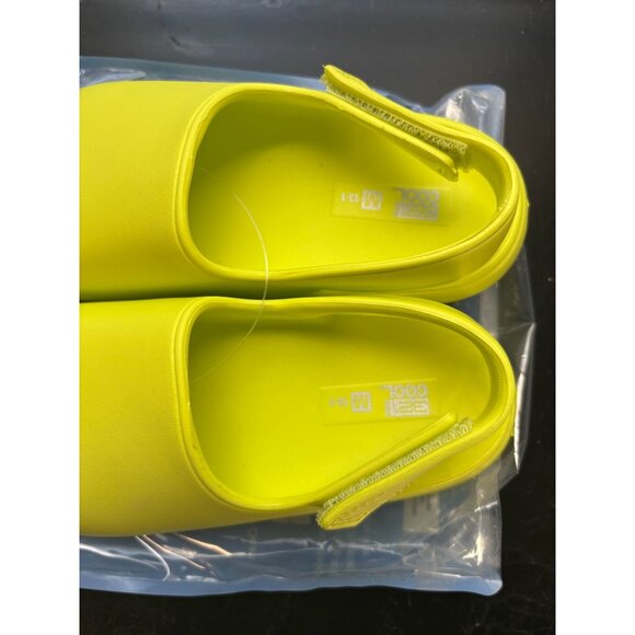 Youth Medium Yellow Slide Sandals With Velcro Strap By Be Cool Medium - Picture 3 of 8